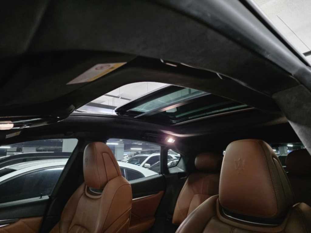 Maserati Levante 2019 Blanco - Importación desde Corea - HF Imports Iquique - Foto 17