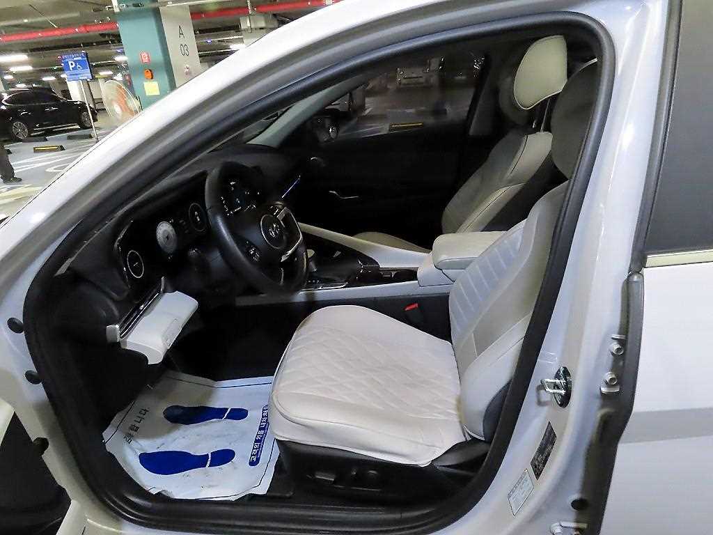 HYUNDAI Avante - Vista 6