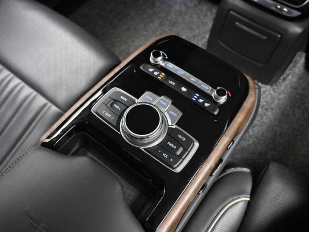 Genesis G90 2019 Negro - Importación desde Corea - HF Imports Iquique - Foto 16