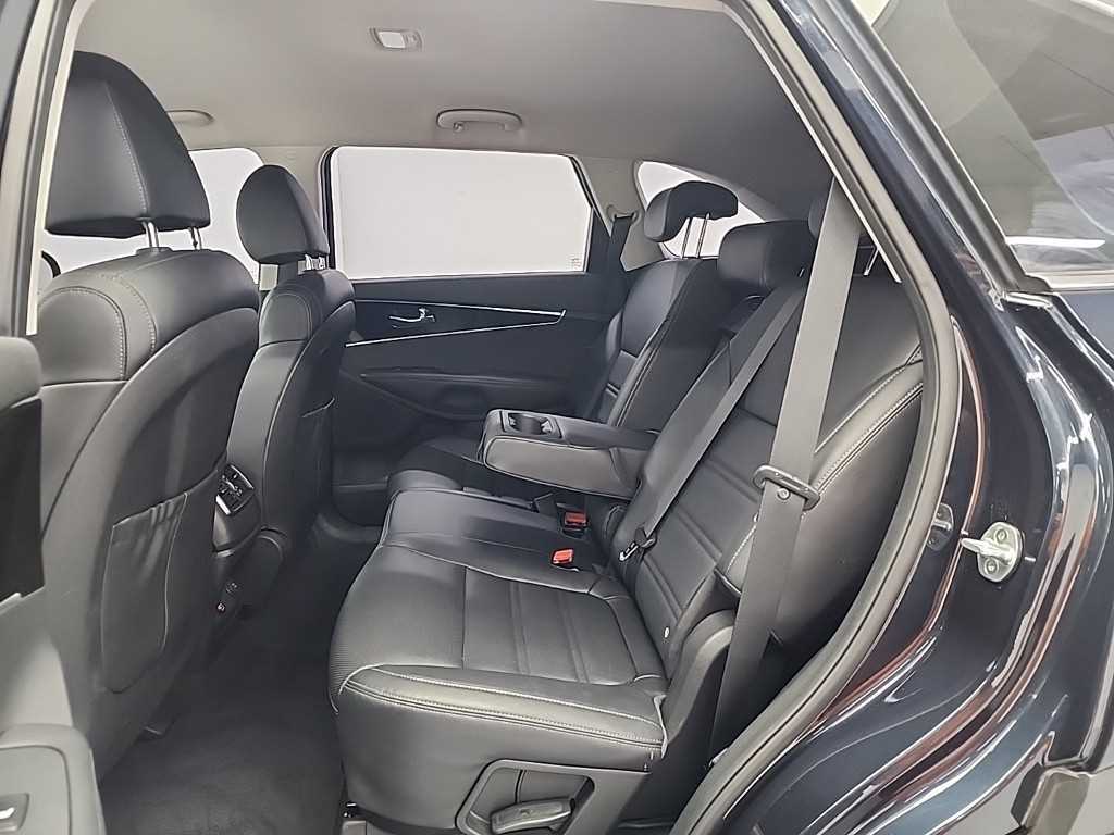 KIA Sorento - Vista 12