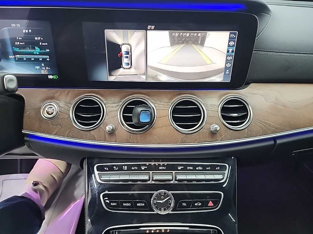 Mercedes Benz E class - Vista 2