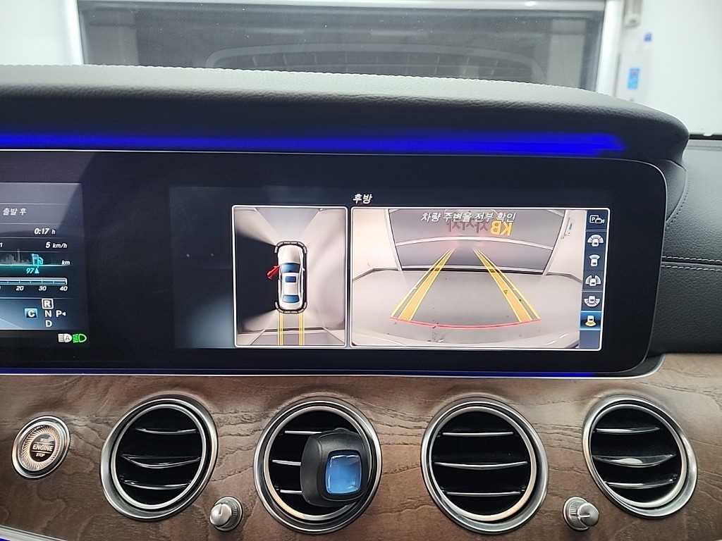 Mercedes Benz E class - Vista 9