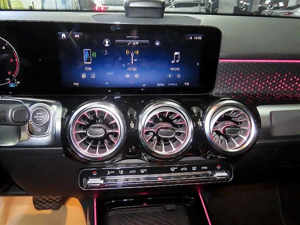 Mercedes Benz GLB Class - Vista 11