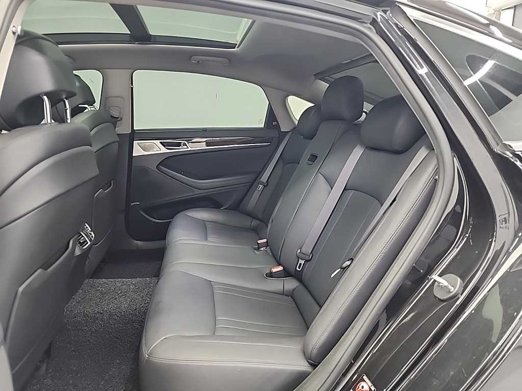 Genesis G80 - Vista 12