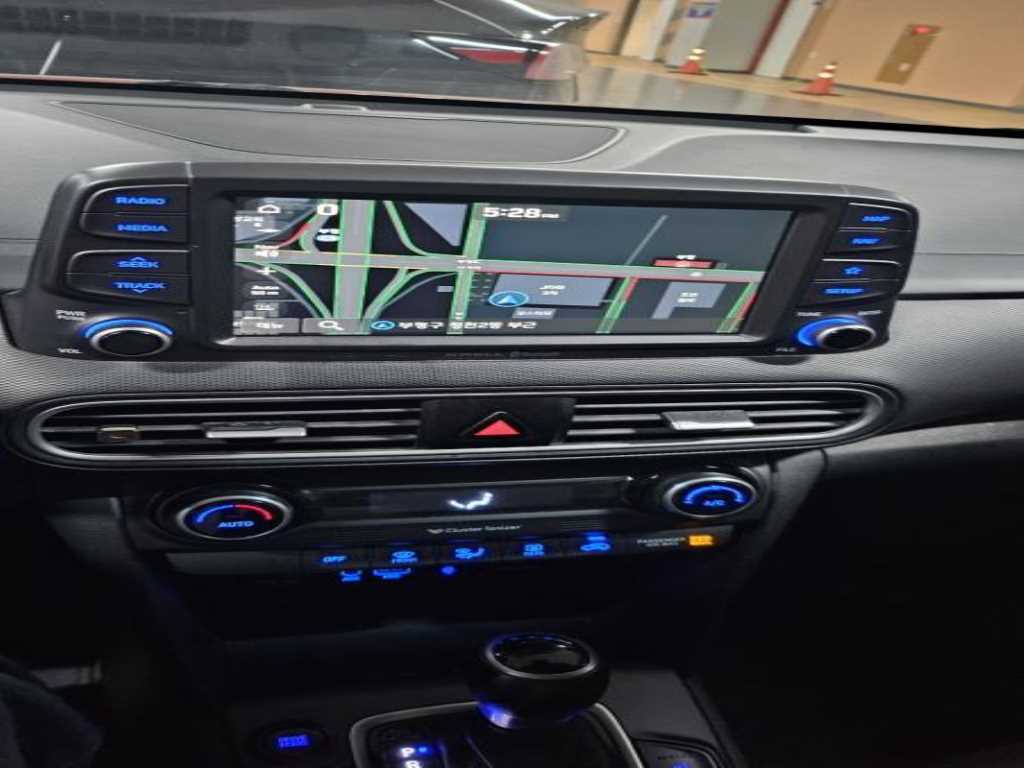 HYUNDAI Kona - Vista 6