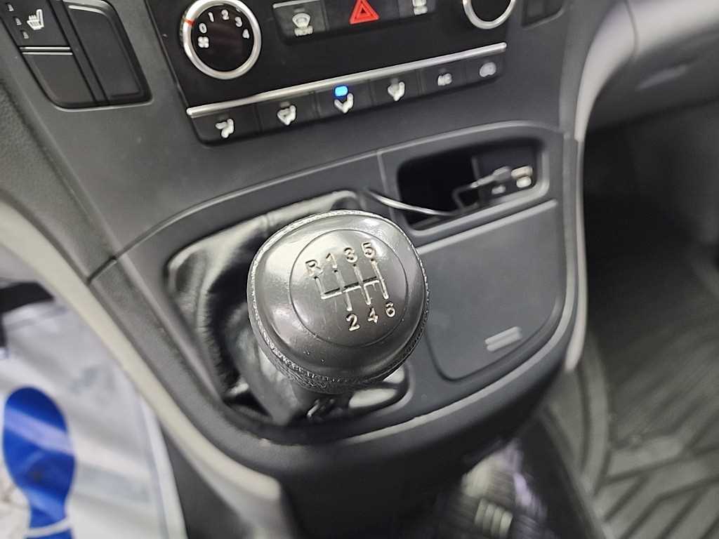 HYUNDAI Starex - Vista 10