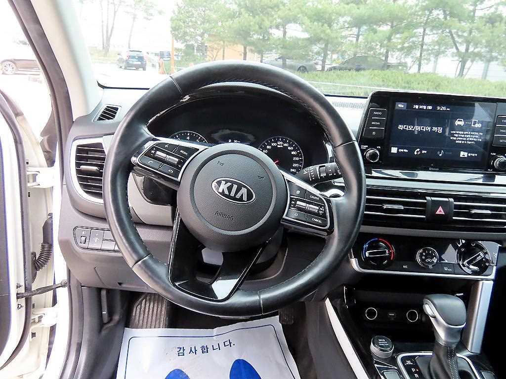 KIA Seltos - Vista 8