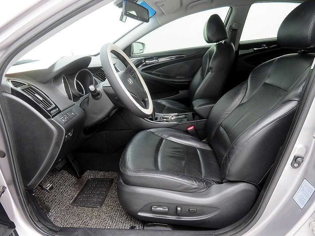 HYUNDAI Sonata - Vista 5