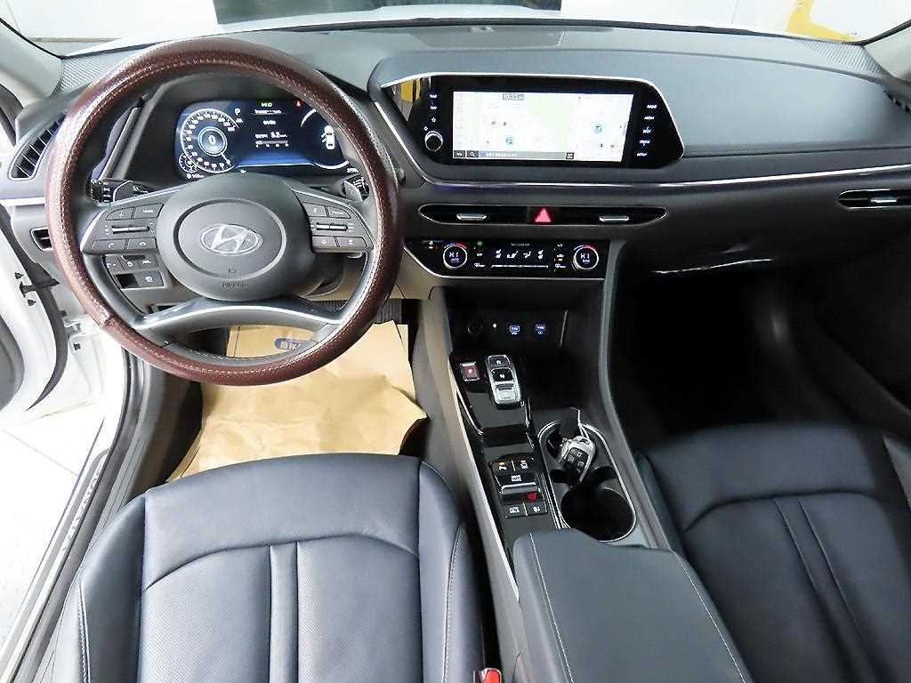 HYUNDAI Sonata - Vista 7