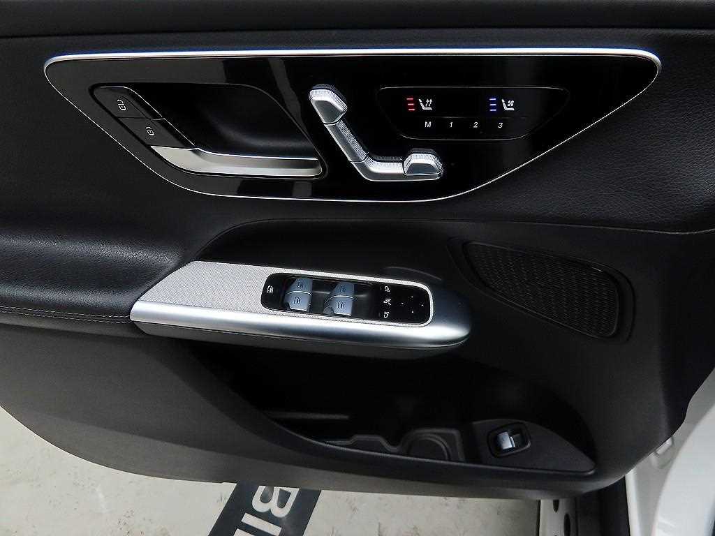 Mercedes Benz GLC Class - Vista 11