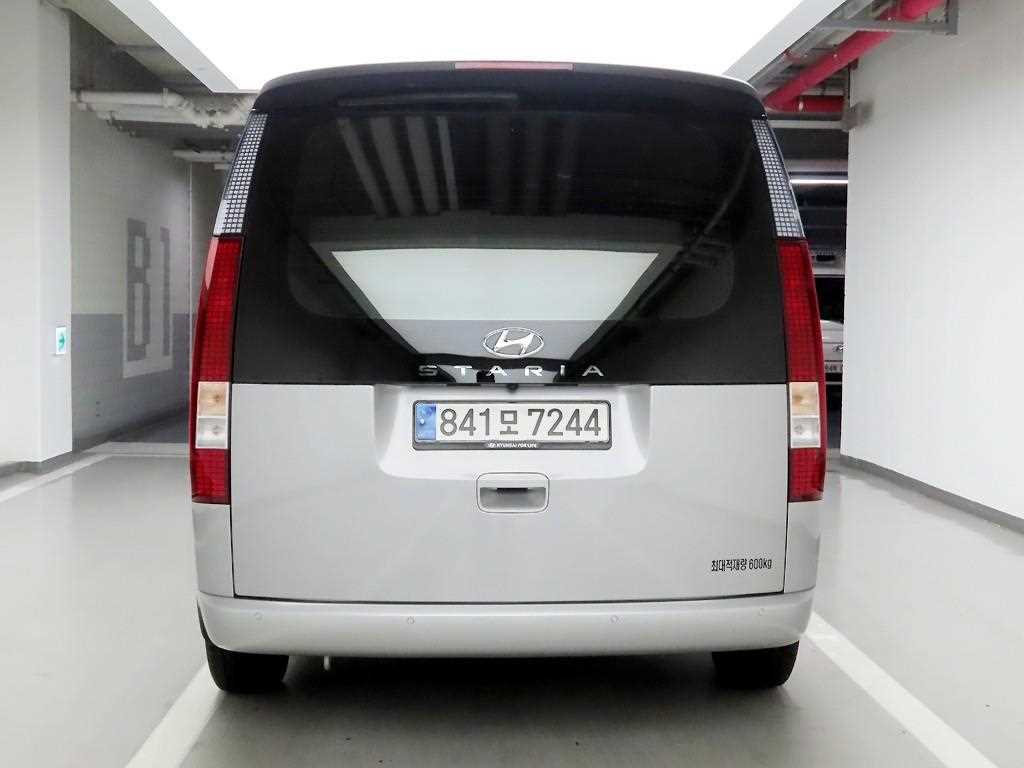 HYUNDAI Staria - Vista 3