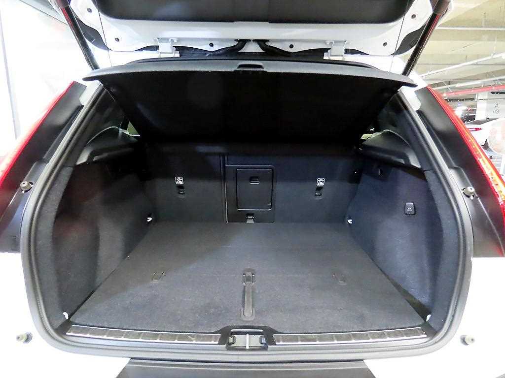 Volvo XC40 2024 Blanco - Importación desde Corea - HF Imports Iquique - Foto 17