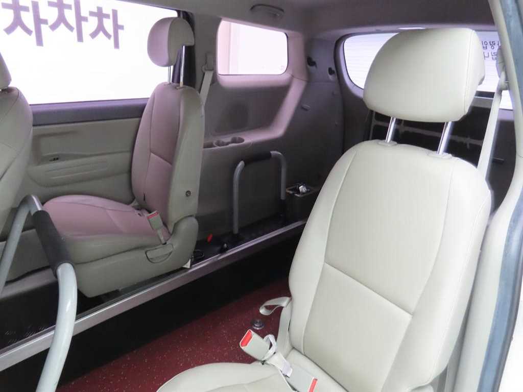 KIA Carnival 2017 Blanco - Importación desde Corea - HF Imports Iquique - Foto 16