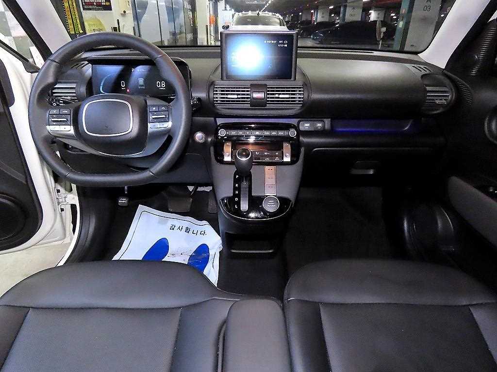 HYUNDAI Casper - Vista 10