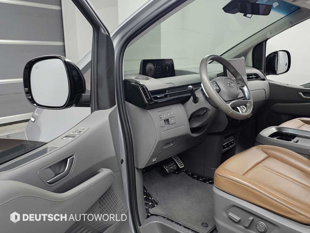 HYUNDAI Staria - Vista 11