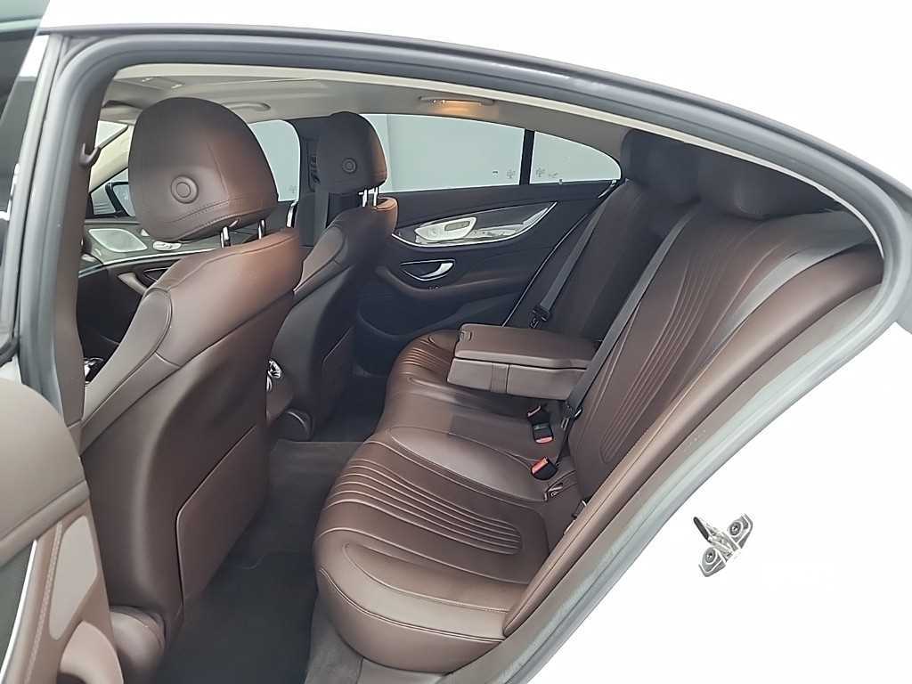 Mercedes Benz CLS Class - Vista 12