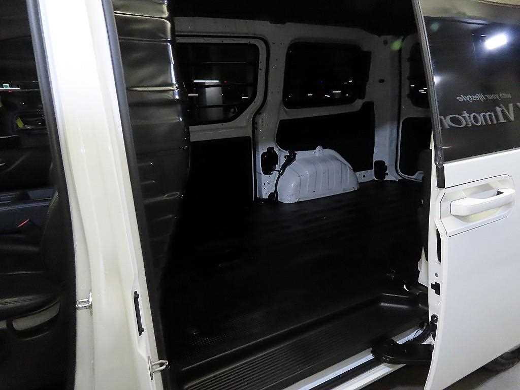 HYUNDAI Staria - Vista 7