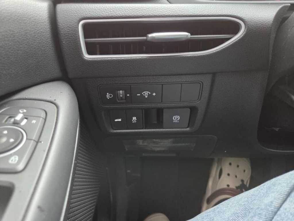 HYUNDAI Sonata - Vista 11