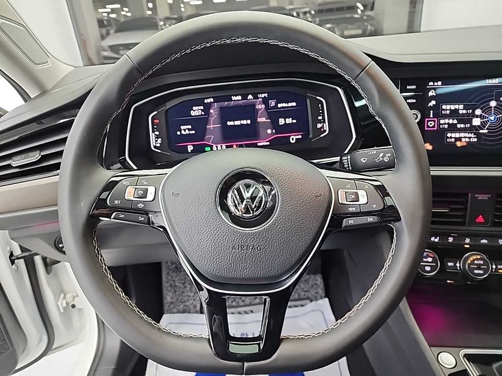 Volkswagen Jetta - Vista 9
