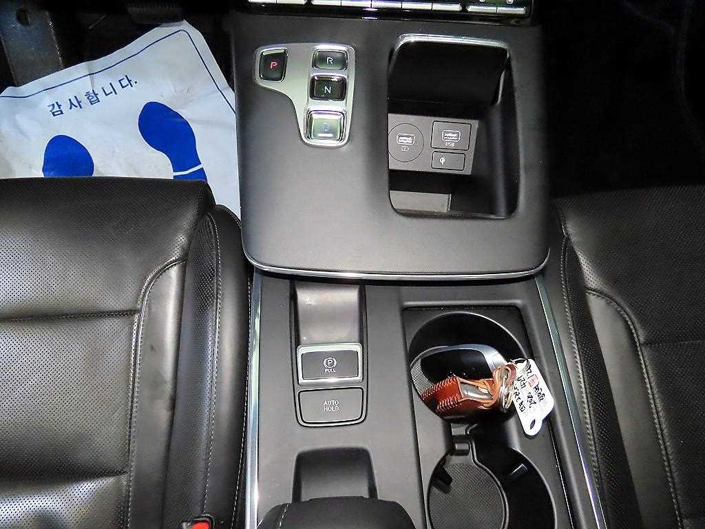 HYUNDAI Grandeur - Vista 12