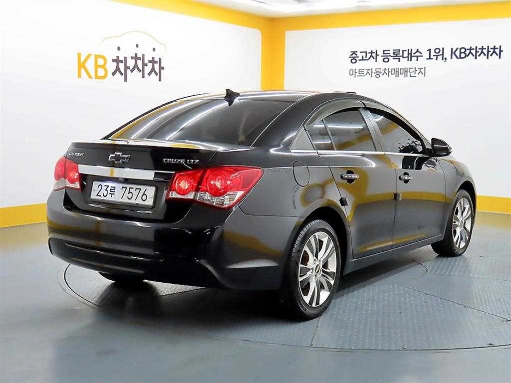 Chevrolet Cruise - Vista 4