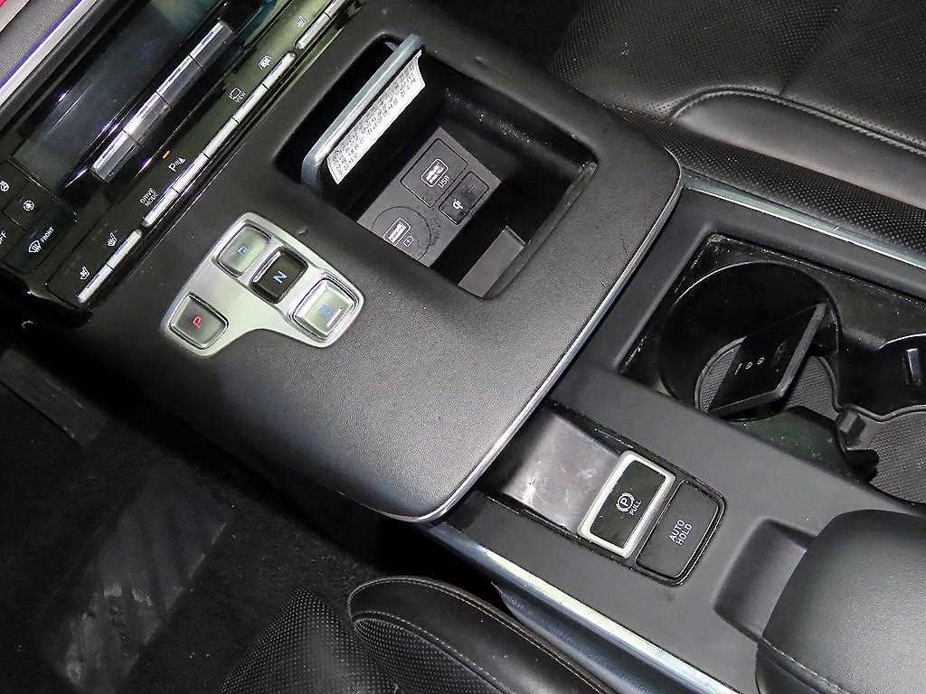 HYUNDAI Grandeur - Vista 12