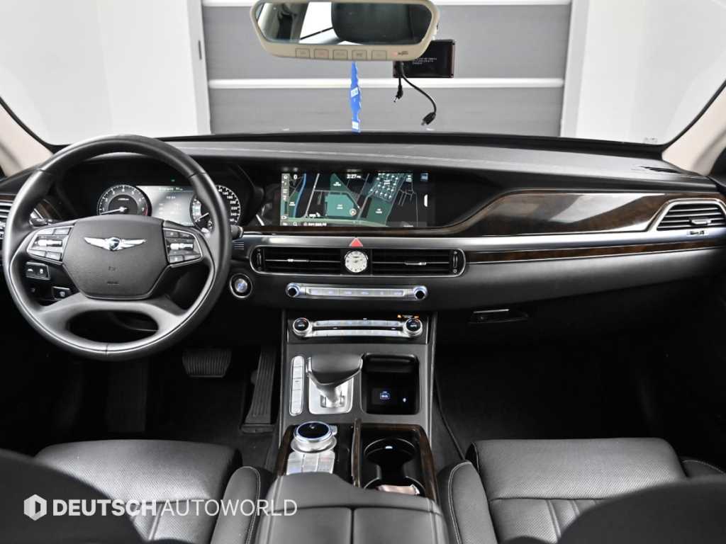 Genesis G90 - Vista 7