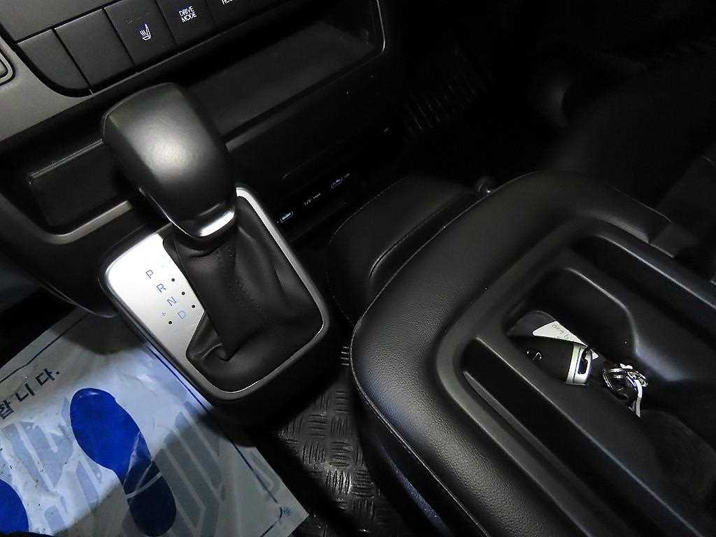 HYUNDAI Staria - Vista 12