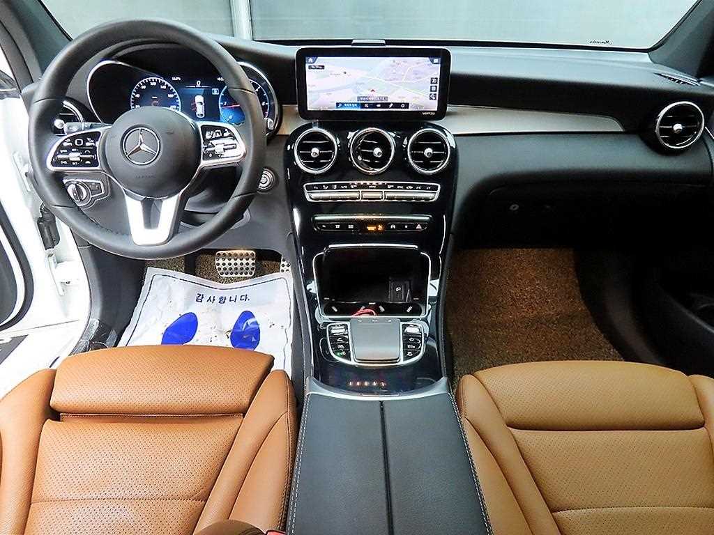 Mercedes Benz GLC Class - Vista 7