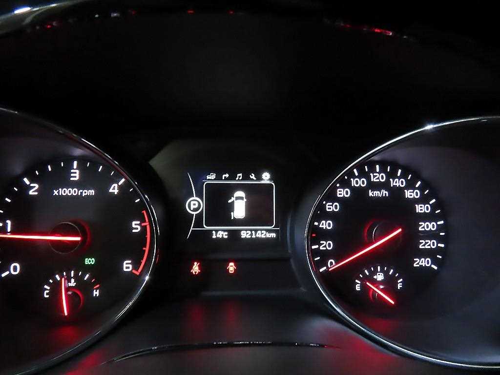 KIA Carnival - Vista 9