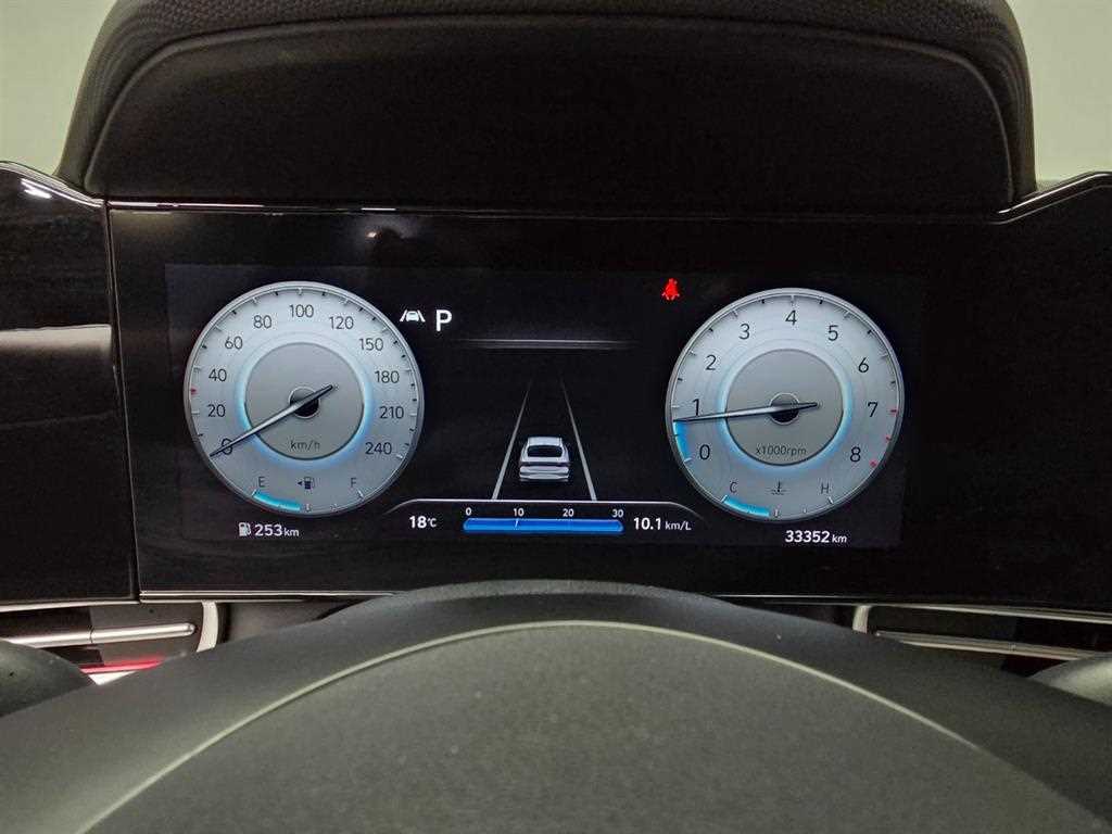 HYUNDAI Avante - Vista 5