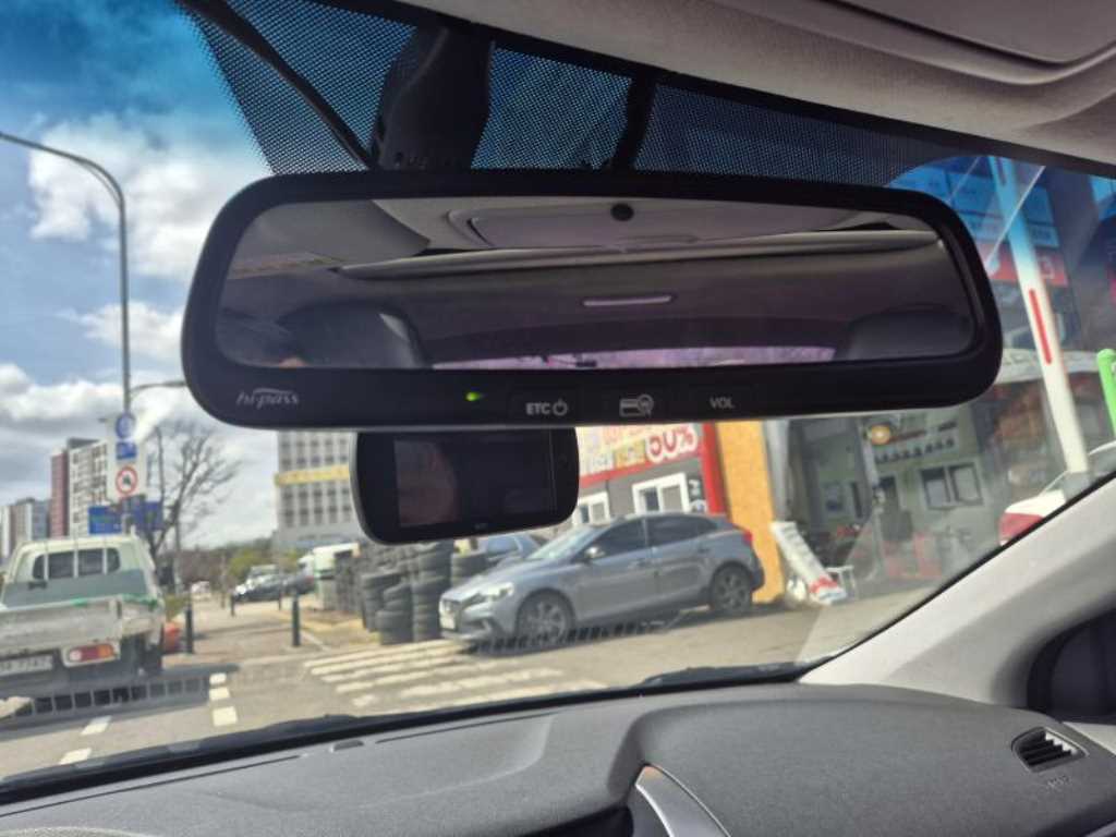 HYUNDAI Avante - Vista 11