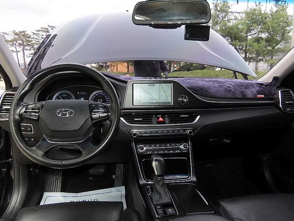 HYUNDAI Grandeur - Vista 7