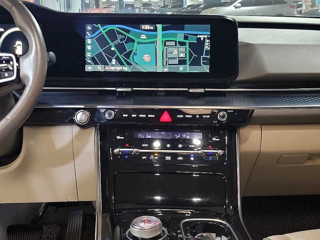 KIA Carnival - Vista 11