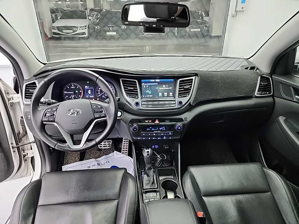 HYUNDAI Tucson - Vista 7