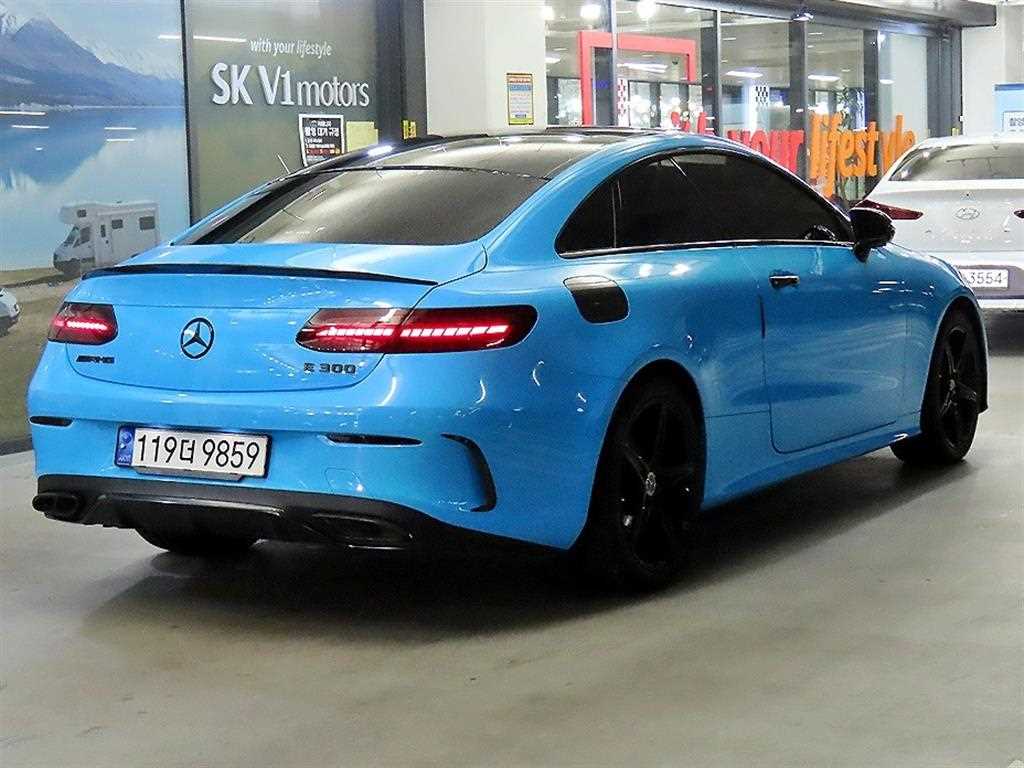 Mercedes Benz E class - Vista 4