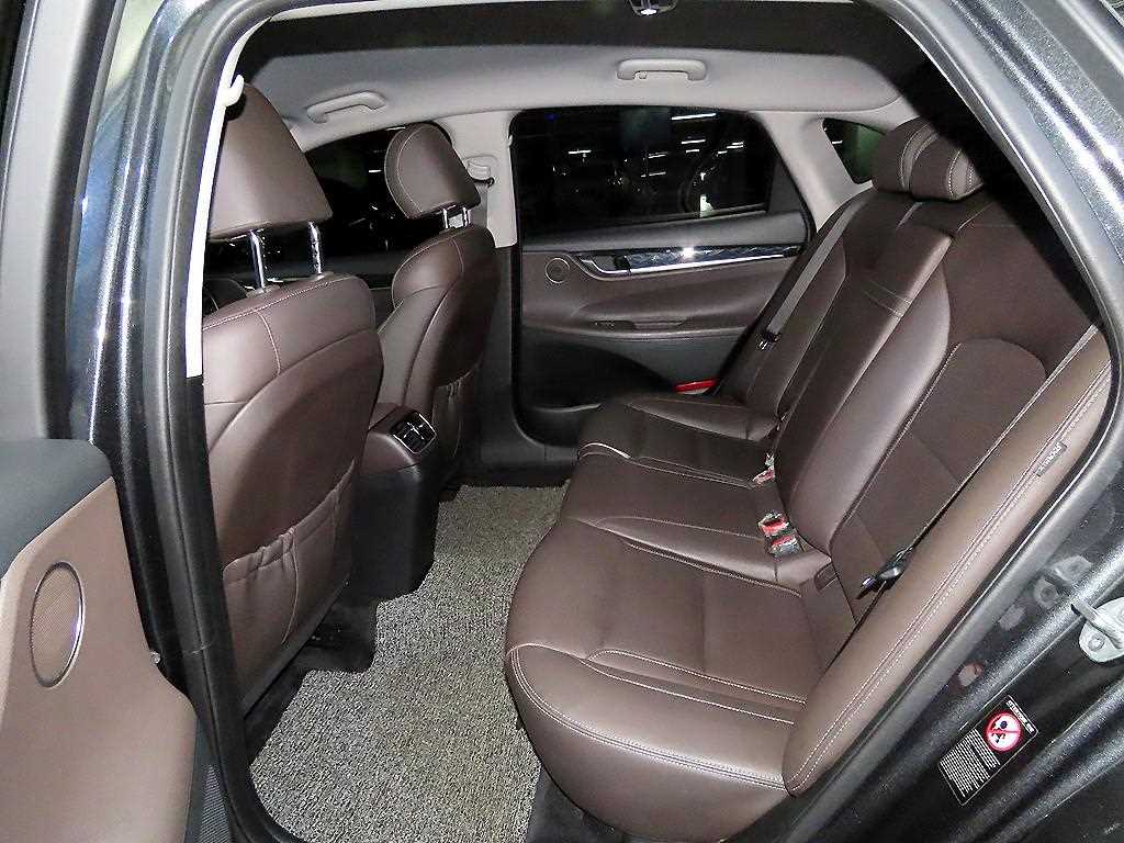 HYUNDAI Grandeur - Vista 7