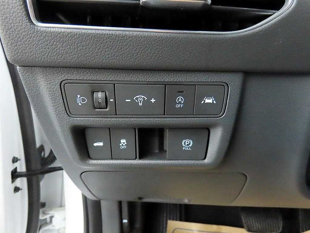 HYUNDAI Sonata - Vista 12