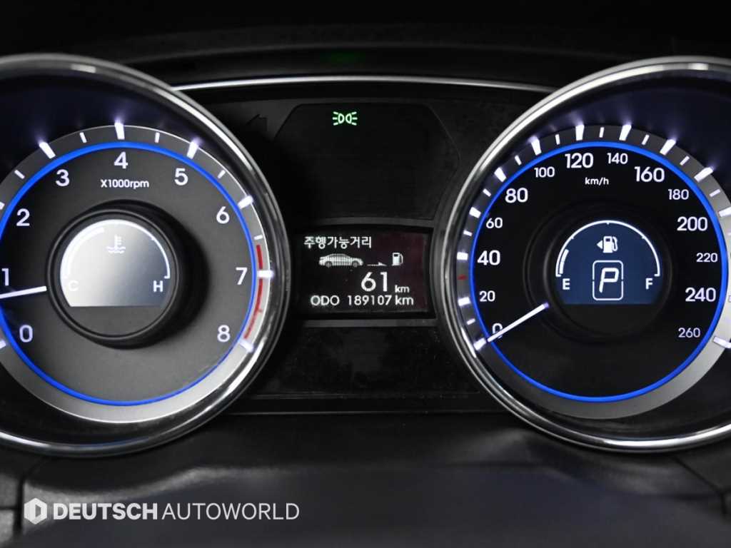 HYUNDAI Sonata - Vista 9