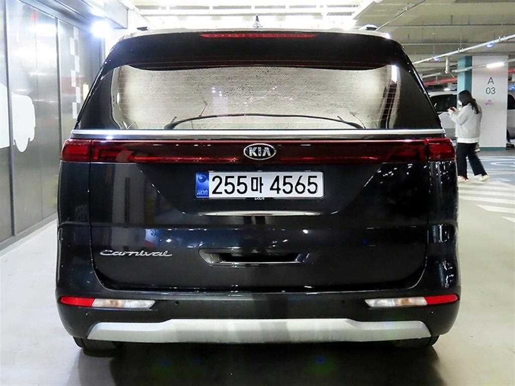 KIA Carnival - Vista 5