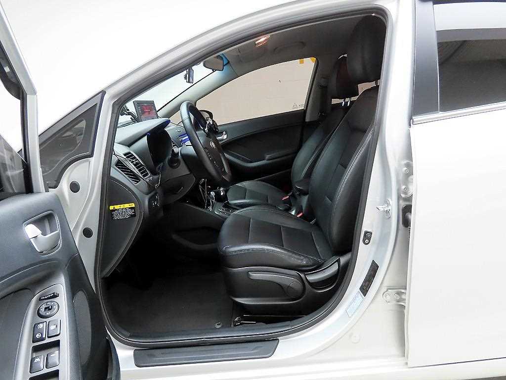 KIA K3 2015 Plateado - Importación desde Corea - HF Imports Iquique - Foto 13