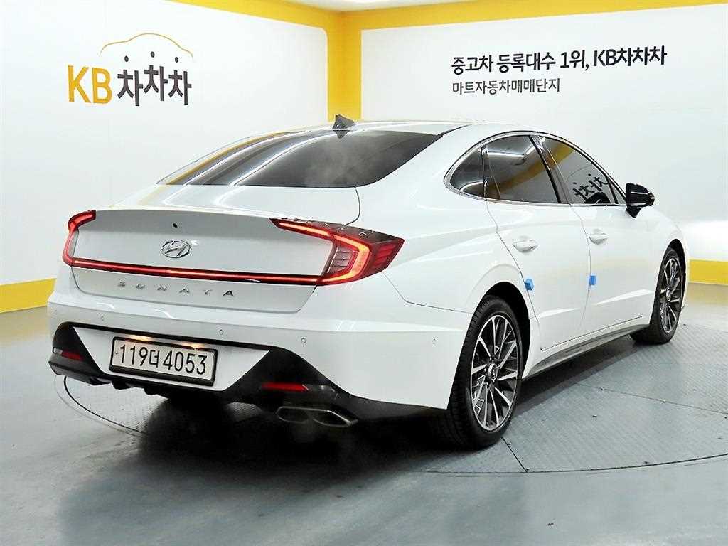 HYUNDAI Sonata - Vista 4