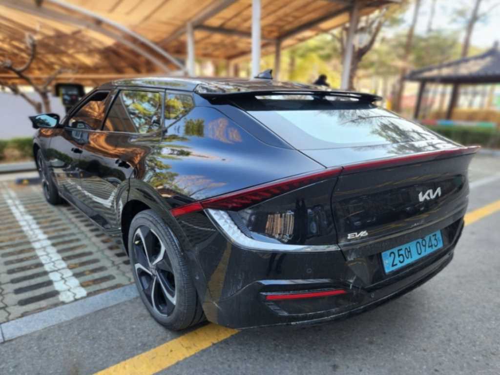 KIA EV6 - Vista 4