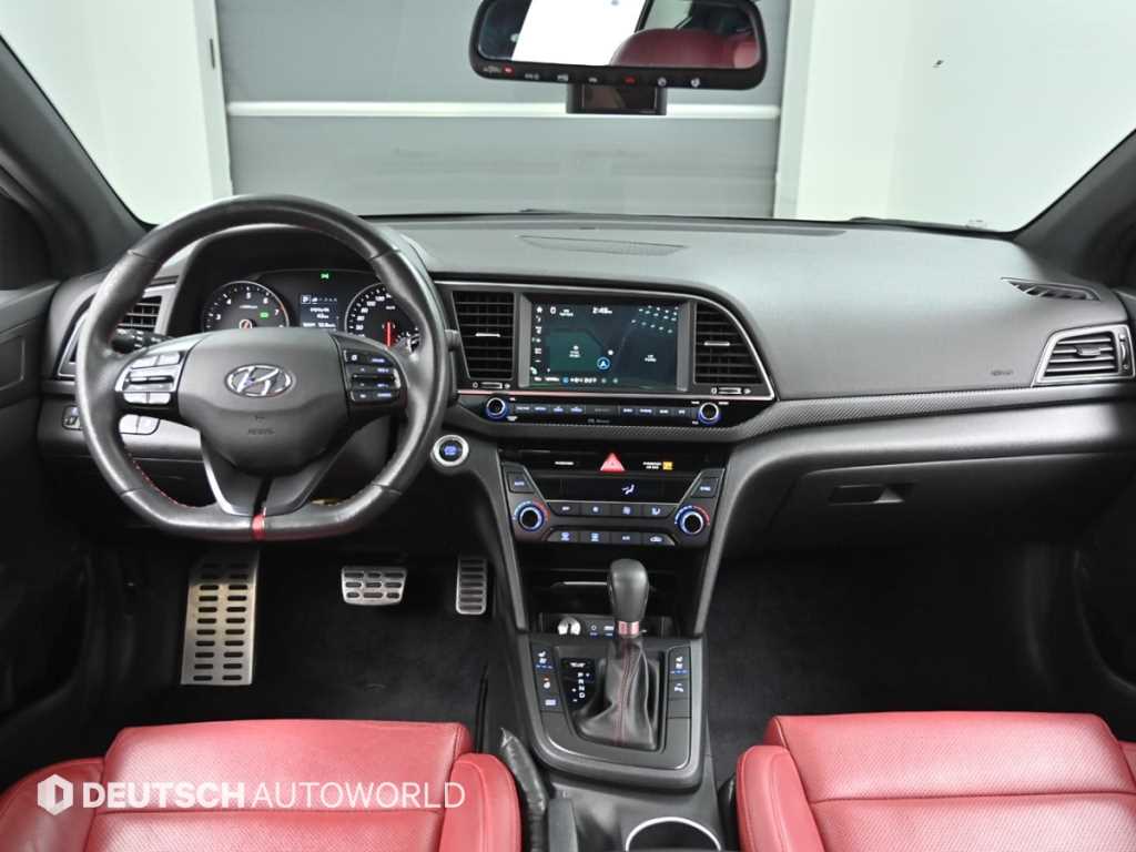 HYUNDAI Avante - Vista 7