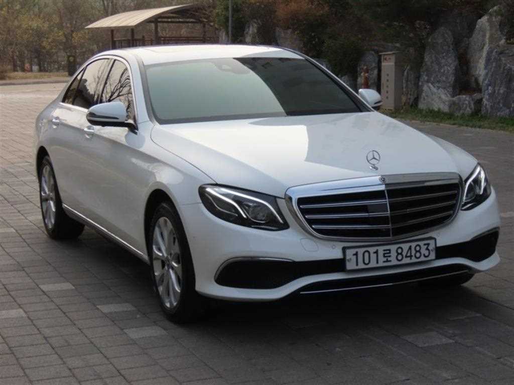 Mercedes Benz E class - Vista 2