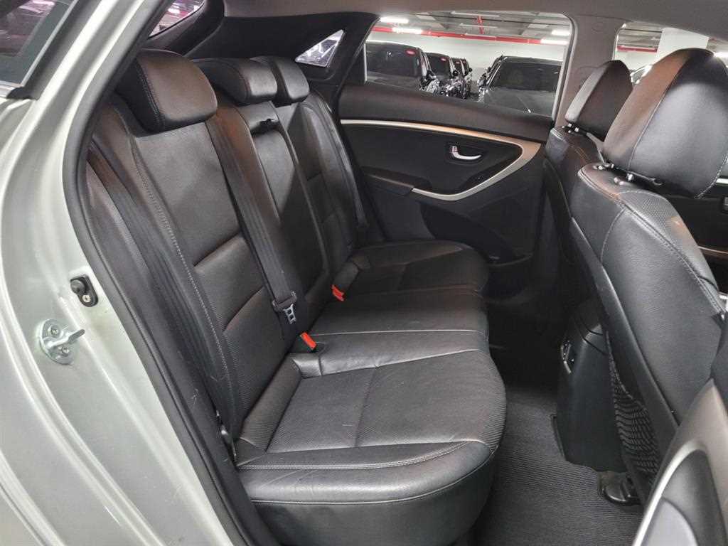 HYUNDAI i30 - Vista 8