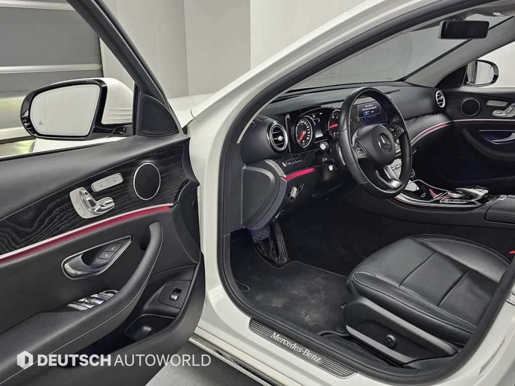 Mercedes Benz E class - Vista 11