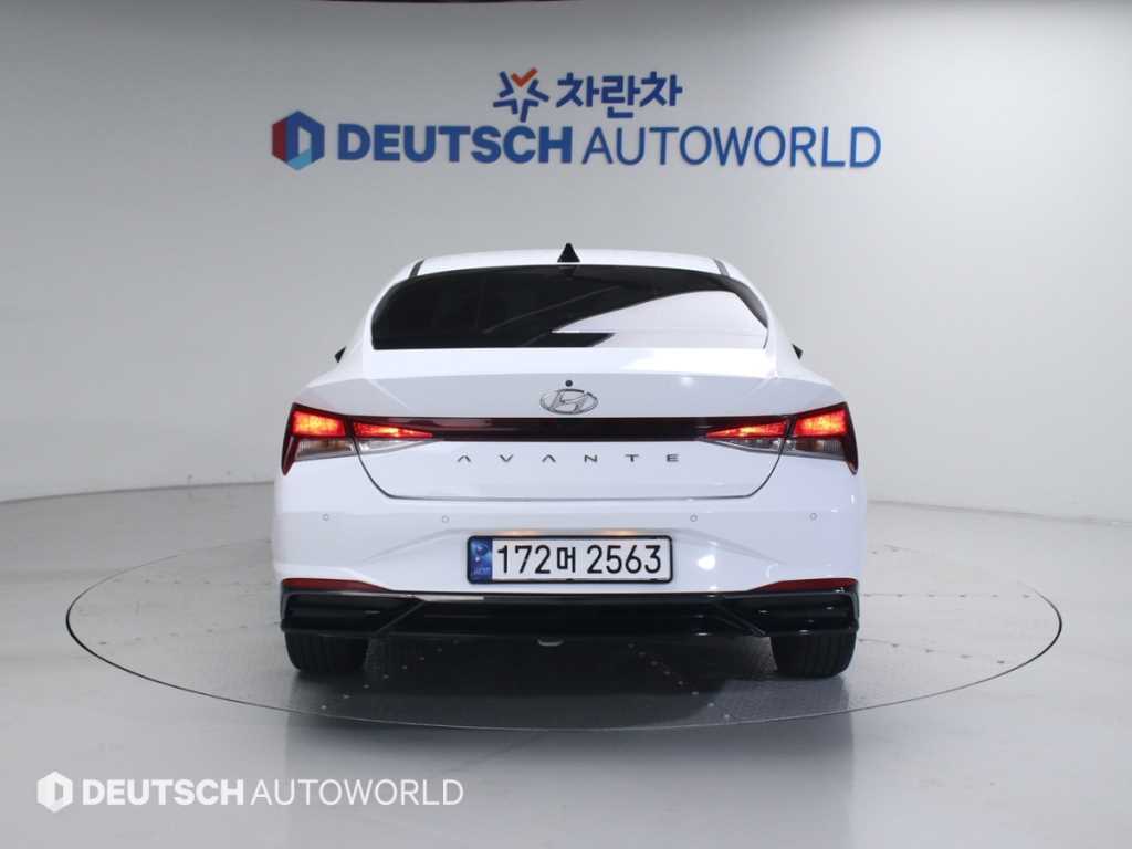 HYUNDAI Avante - Vista 4