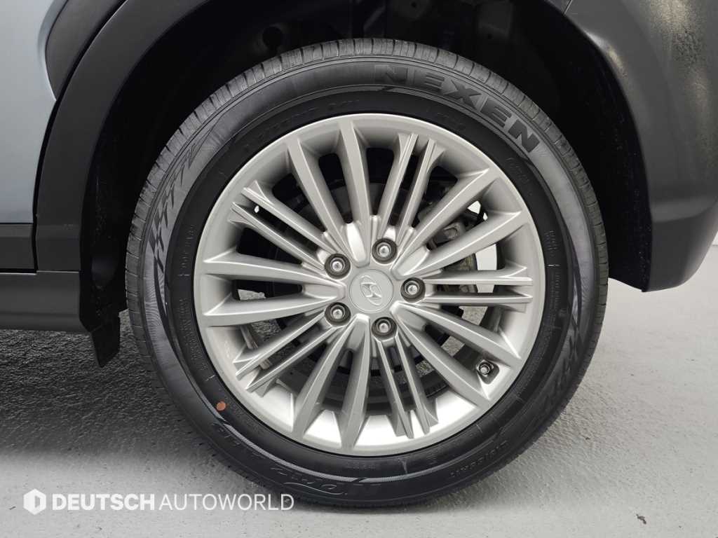 HYUNDAI Kona - Vista 5