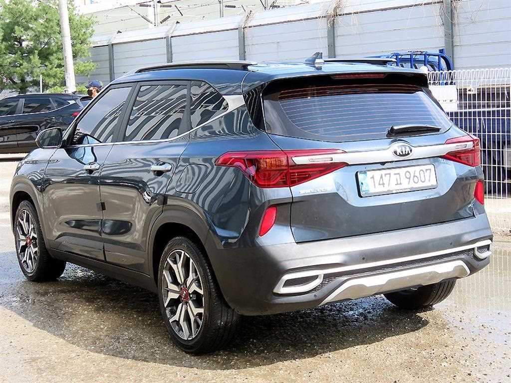 KIA Seltos - Vista 3
